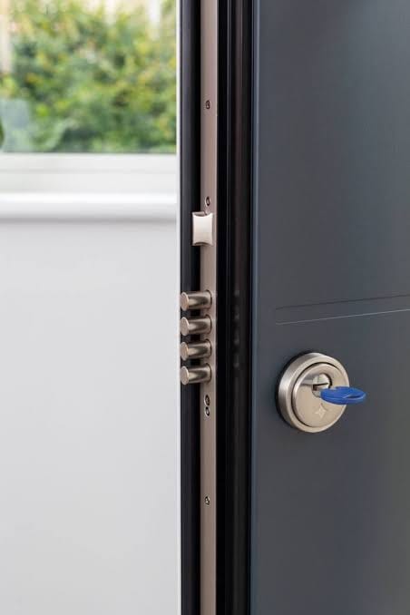 Padlocks & Deadbolts